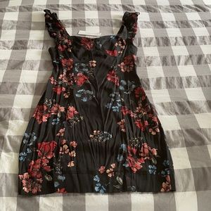 New vici dress small